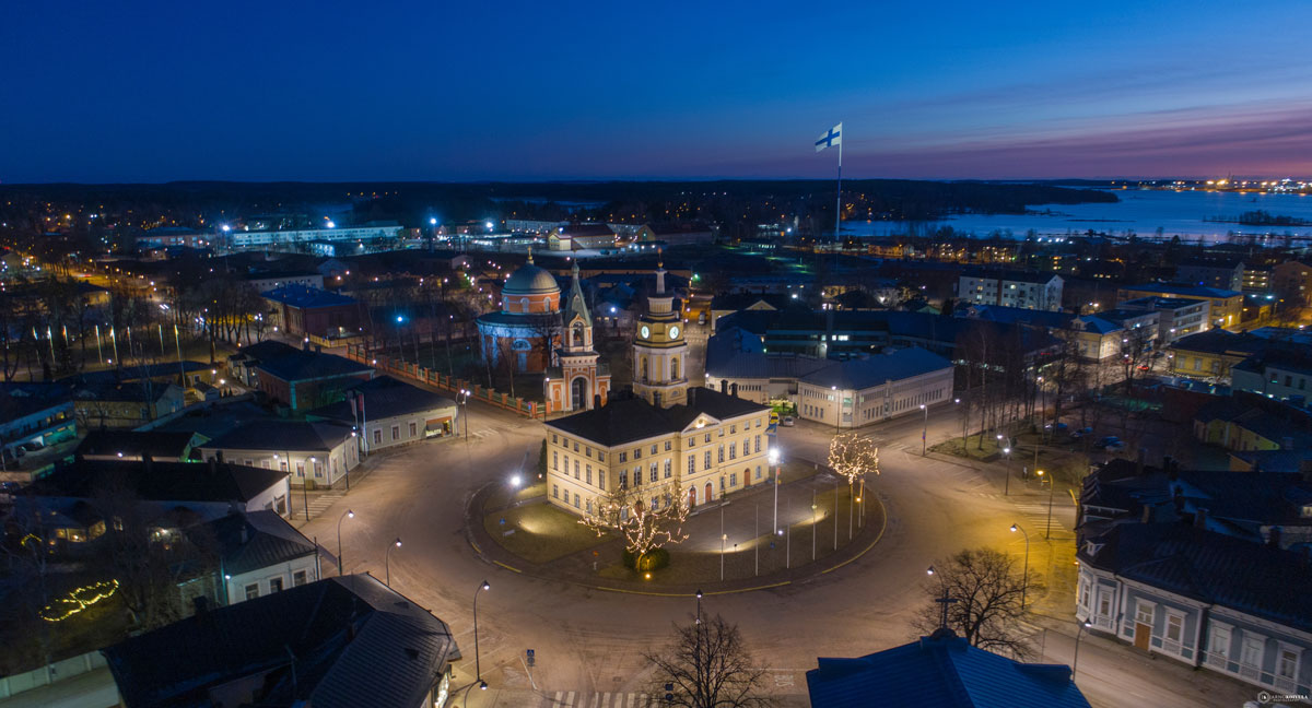 hamina liikenneympyrä suomenlippu